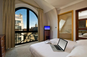 Отель B-aparthotel Ambiorix  Брюссель